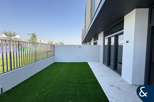 Landscaped | Single Row | Ready to Move